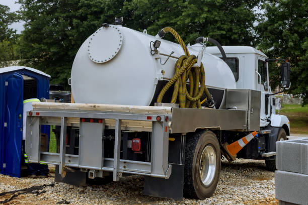 Best Luxury portable toilet rental  in Russell, KY
